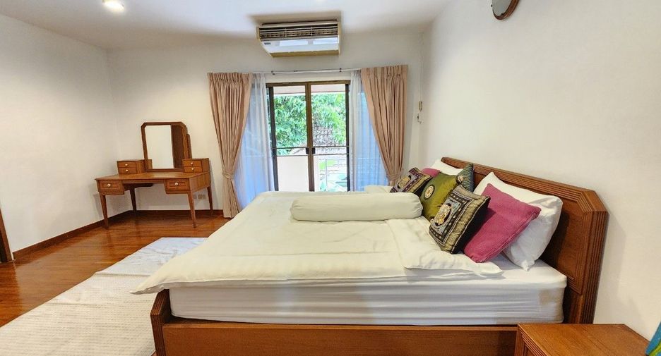 For rent 2 bedrooms apartment in Khlong Toei, Bangkok