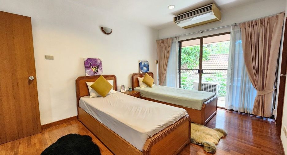 For rent 2 bedrooms apartment in Khlong Toei, Bangkok