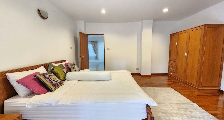 For rent 2 bedrooms apartment in Khlong Toei, Bangkok