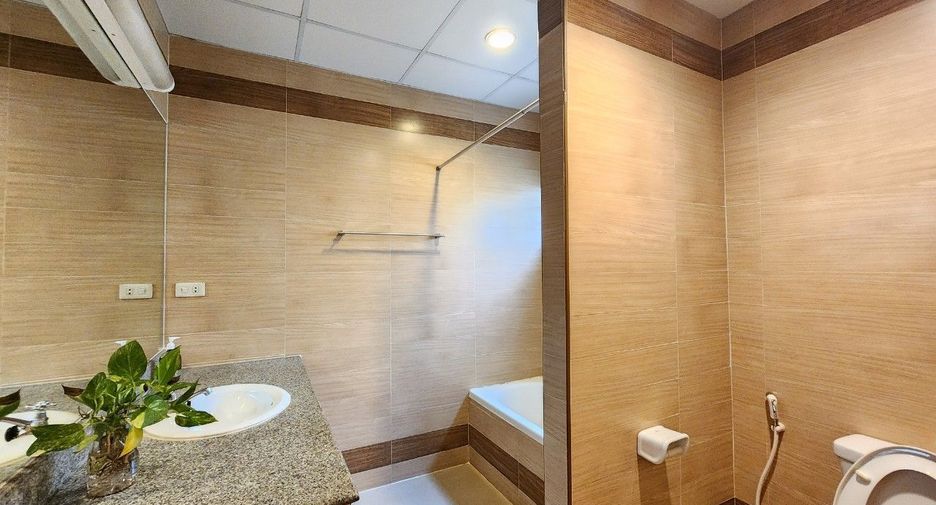 For rent 2 bedrooms apartment in Khlong Toei, Bangkok
