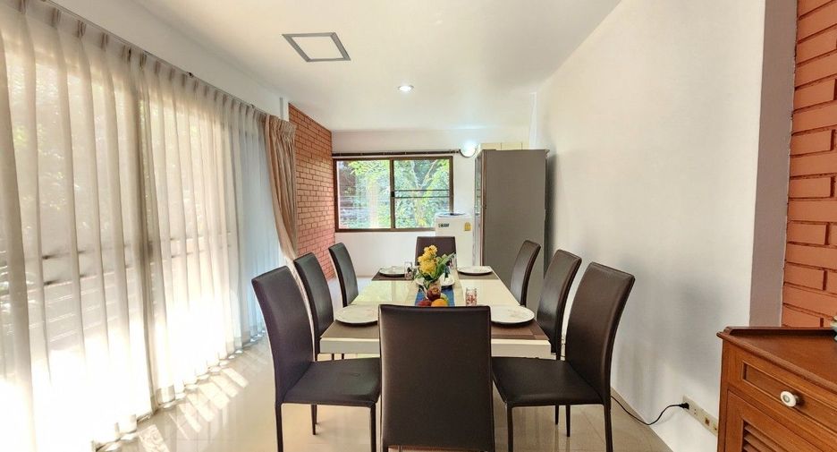 For rent 2 bedrooms apartment in Khlong Toei, Bangkok