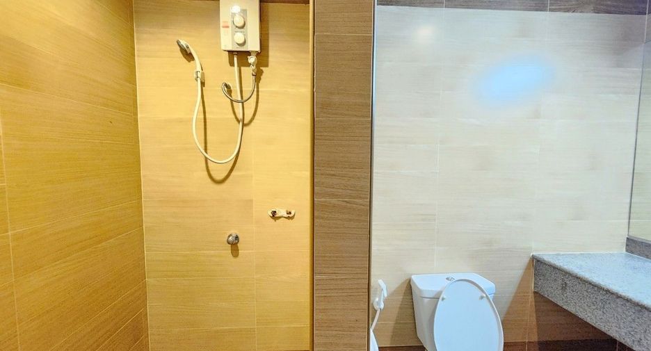 For rent 2 bedrooms apartment in Khlong Toei, Bangkok