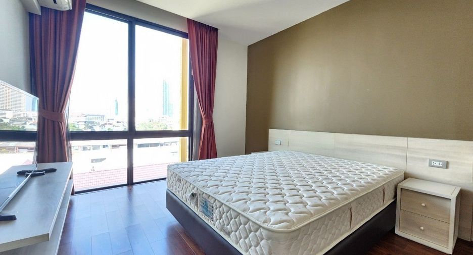 For rent 2 bedrooms apartment in Khlong Toei, Bangkok