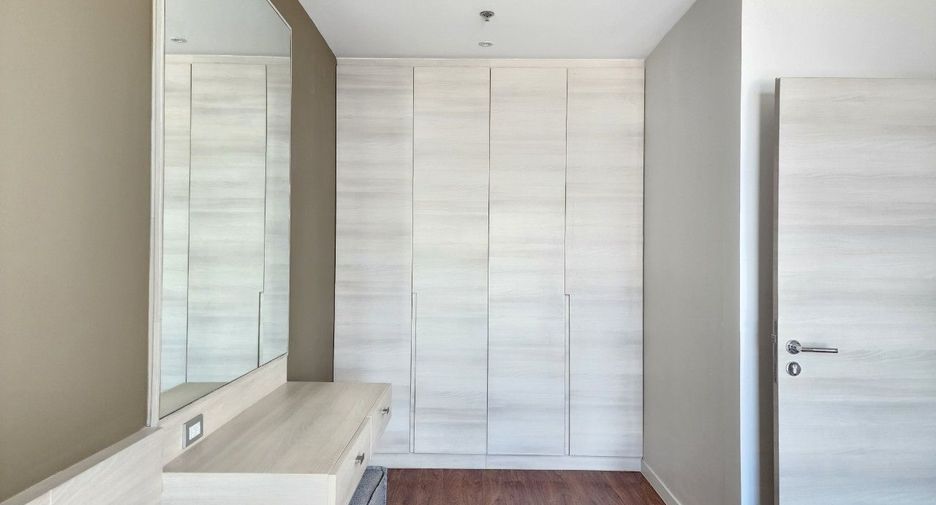 For rent 2 bedrooms apartment in Khlong Toei, Bangkok