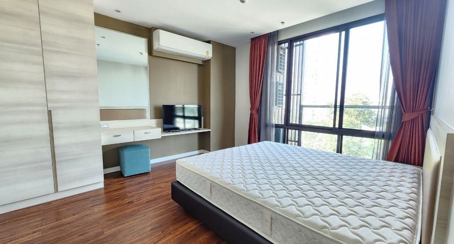 For rent 2 bedrooms apartment in Khlong Toei, Bangkok