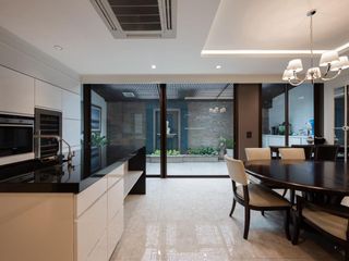 For sale 2 bedrooms townhouse in Watthana, Bangkok