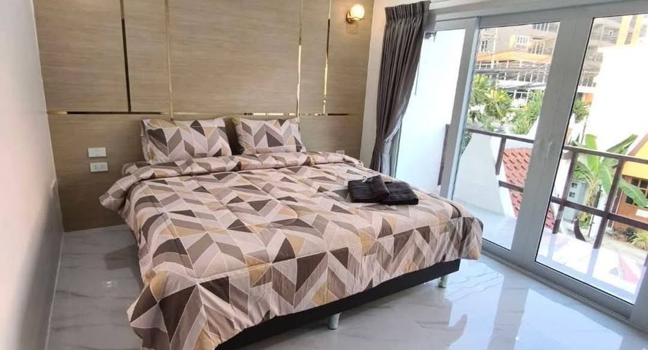 Reihenhaus zur Miete und zum Kauf mit 4 Zimmer in Bang Lamung, Chonburi