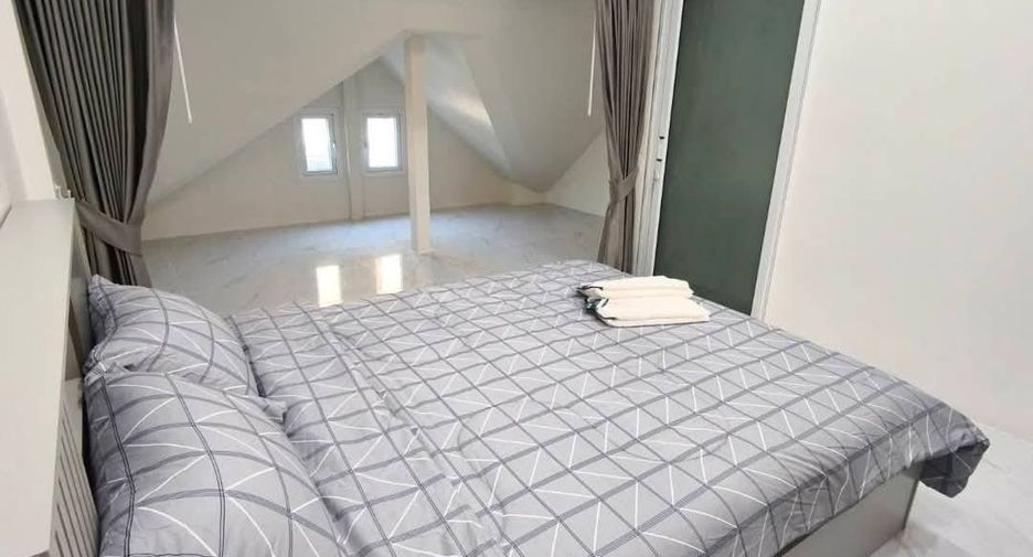 Reihenhaus zur Miete und zum Kauf mit 4 Zimmer in Bang Lamung, Chonburi