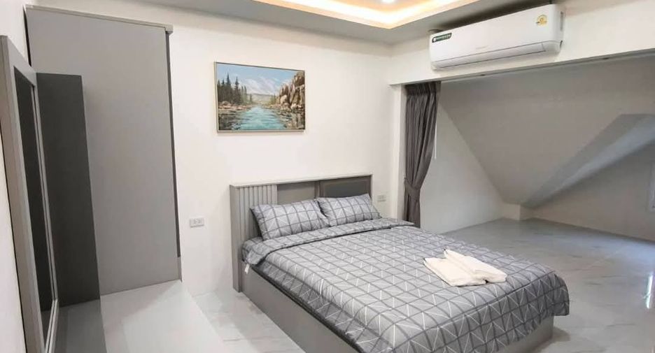 Reihenhaus zur Miete und zum Kauf mit 4 Zimmer in Bang Lamung, Chonburi
