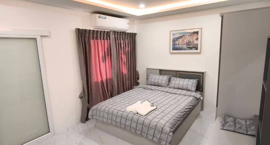 Reihenhaus zur Miete und zum Kauf mit 4 Zimmer in Bang Lamung, Chonburi