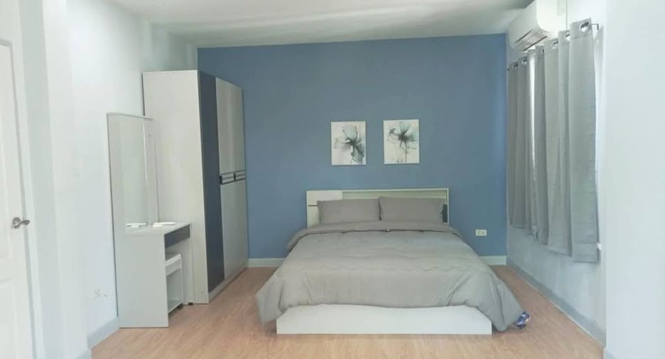 For sale 5 bedrooms house in Phanat Nikhom, Chonburi