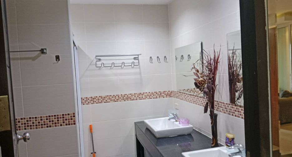 For rent 2 bedrooms condo in Bang Lamung, Chonburi