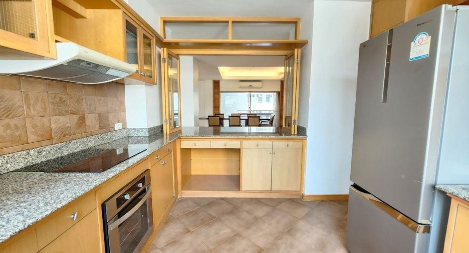Apartamento en alquiler de 3 habitaciones en Bang Rak, Bangkok