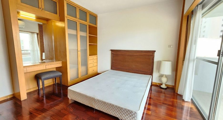Apartamento en alquiler de 3 habitaciones en Bang Rak, Bangkok
