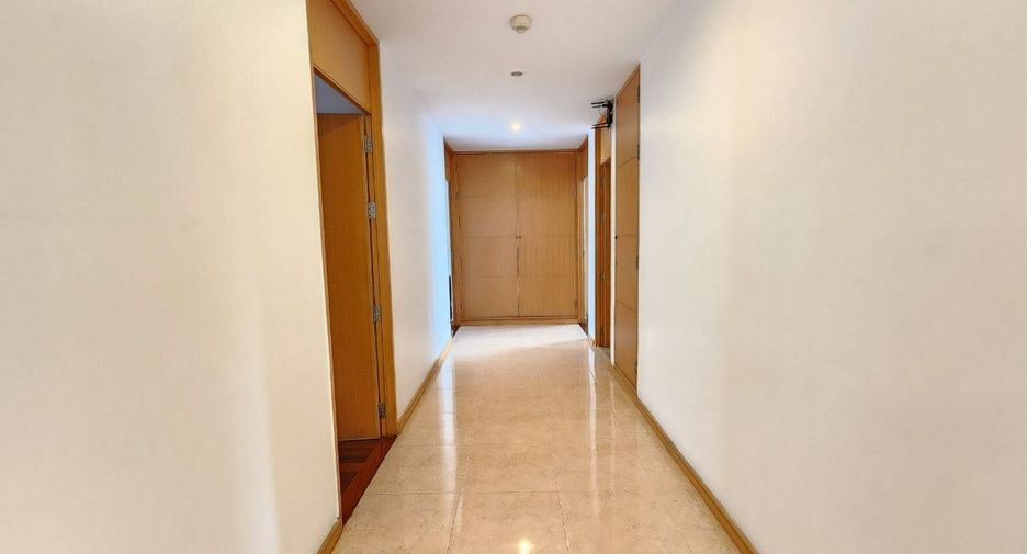 Apartamento en alquiler de 3 habitaciones en Bang Rak, Bangkok