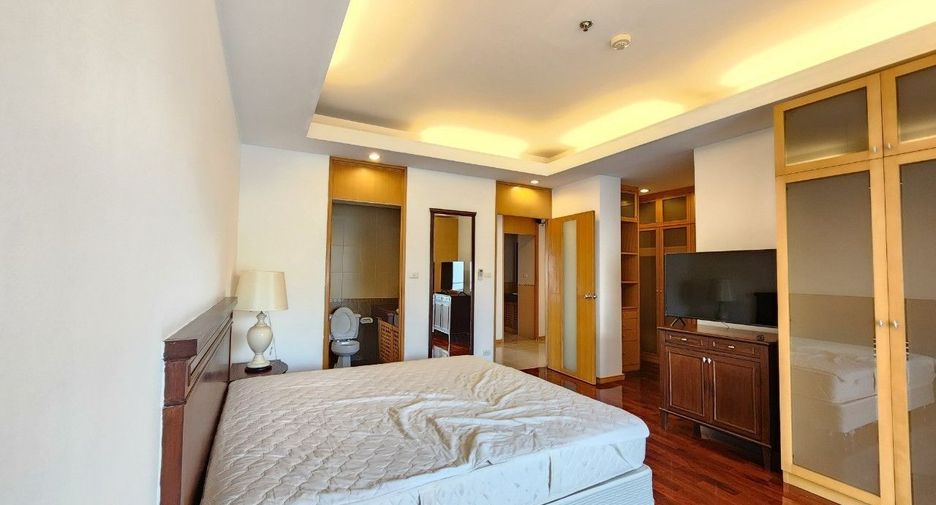 Apartamento en alquiler de 3 habitaciones en Bang Rak, Bangkok