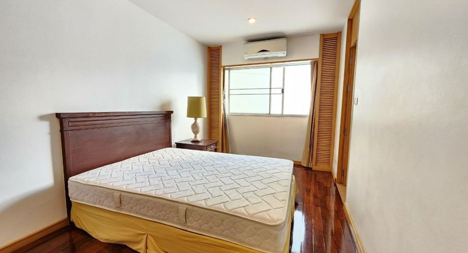 Apartamento en alquiler de 3 habitaciones en Bang Rak, Bangkok