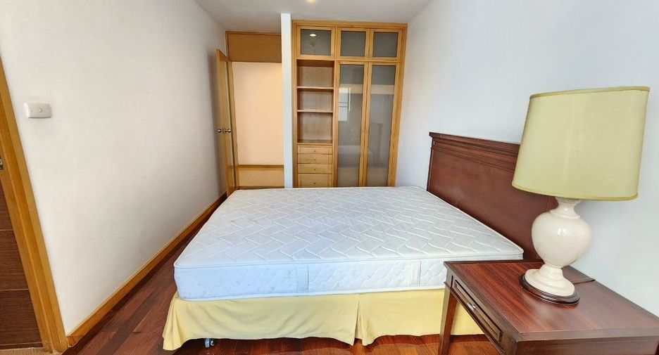 Apartamento en alquiler de 3 habitaciones en Bang Rak, Bangkok