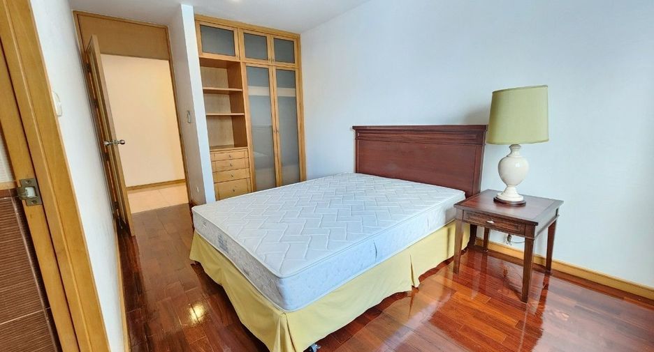 Apartamento en alquiler de 3 habitaciones en Bang Rak, Bangkok