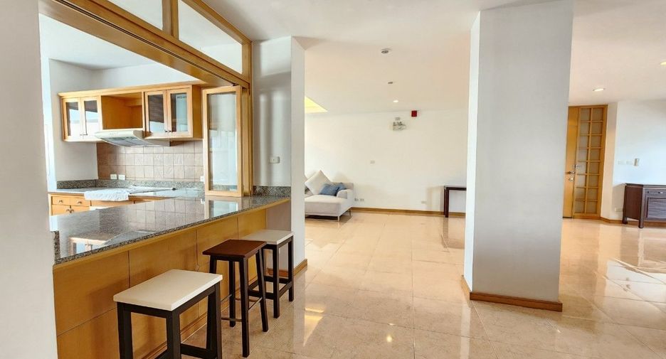 Apartamento en alquiler de 3 habitaciones en Bang Rak, Bangkok