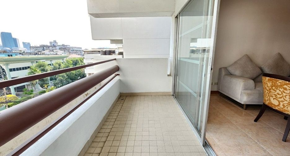 Apartamento en alquiler de 3 habitaciones en Bang Rak, Bangkok