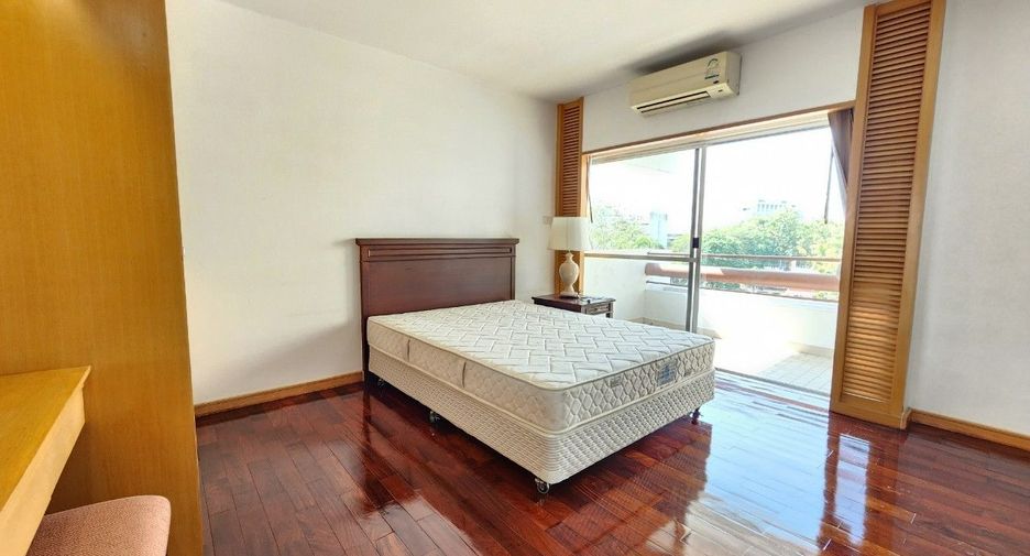 Apartamento en alquiler de 3 habitaciones en Bang Rak, Bangkok