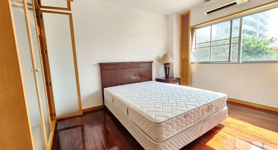 Apartamento en alquiler de 3 habitaciones en Bang Rak, Bangkok