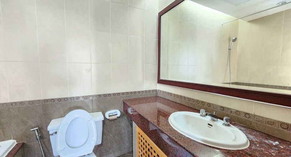 Apartamento en alquiler de 3 habitaciones en Bang Rak, Bangkok