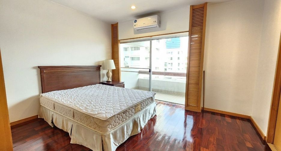 À louer 3 chambres appartement à Bang Rak, Bangkok