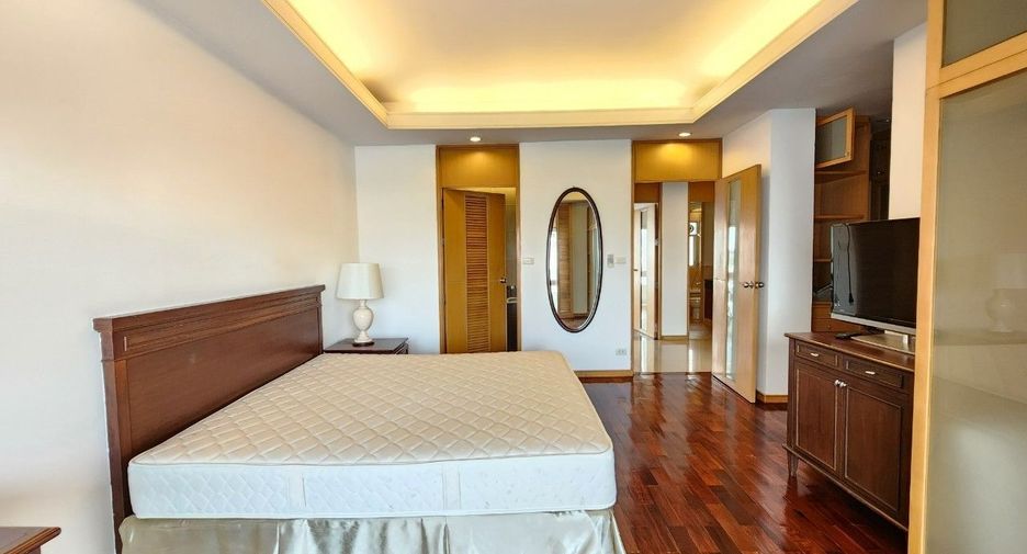 À louer 3 chambres appartement à Bang Rak, Bangkok