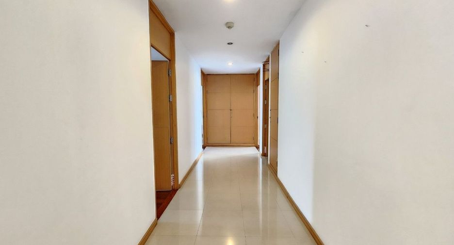 À louer 3 chambres appartement à Bang Rak, Bangkok