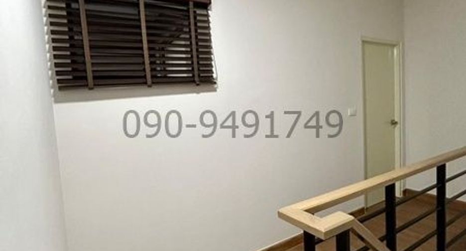 For rent 3 bedrooms townhouse in Bang Khen, Bangkok