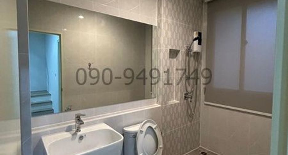For rent 3 bedrooms townhouse in Bang Khen, Bangkok