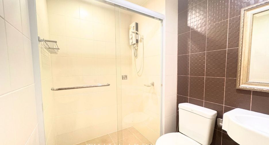 For sale 1 bed condo in Bang Phlat, Bangkok