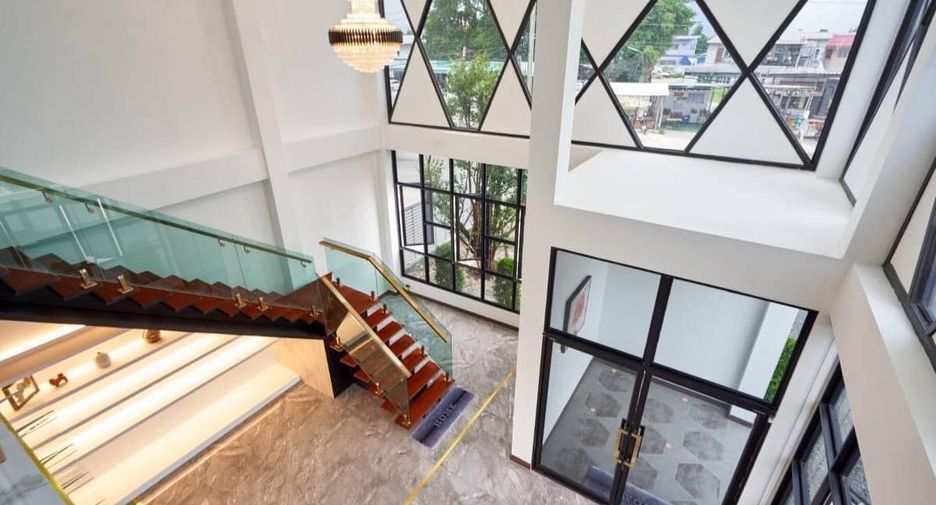 À vendre 1 chambre local commercial à San Sai, Chiang Mai