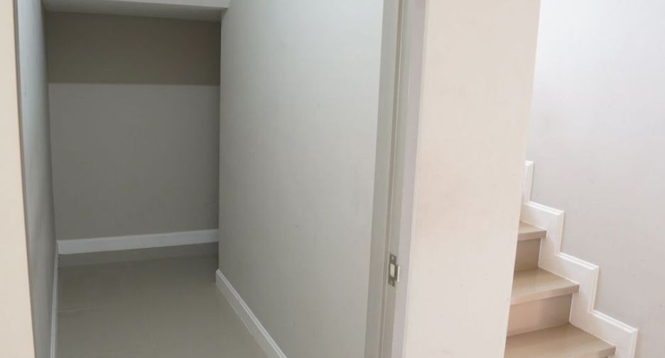For rent and for sale 3 bedrooms house in San Sai, Chiang Mai