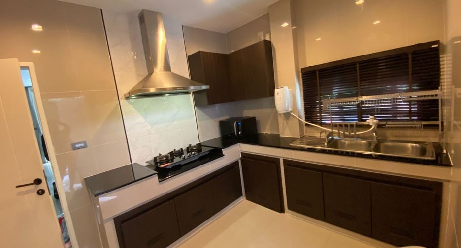 For sale 4 bedrooms house in San Sai, Chiang Mai