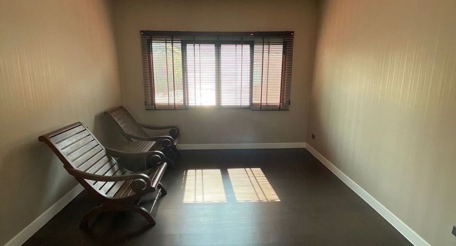 For sale 4 bedrooms house in San Sai, Chiang Mai