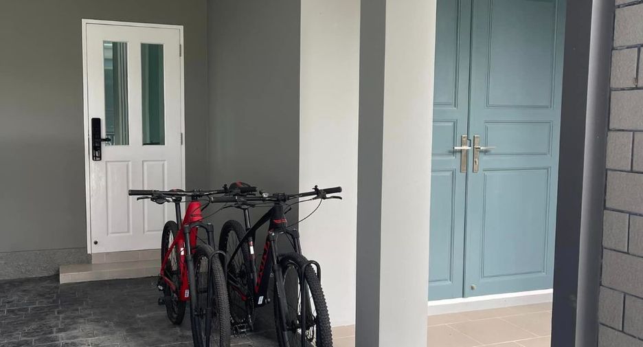 For sale 6 bedrooms house in Mueang Chiang Mai, Chiang Mai