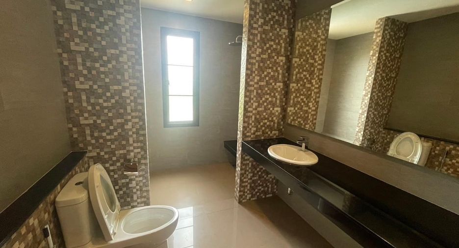 À vendre 4 chambres maison à San Sai, Chiang Mai