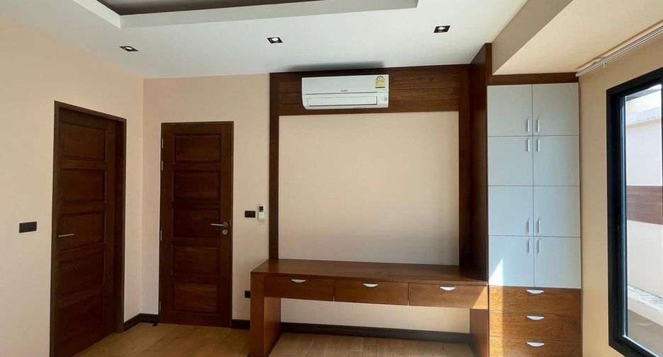 À vendre 4 chambres maison à San Sai, Chiang Mai