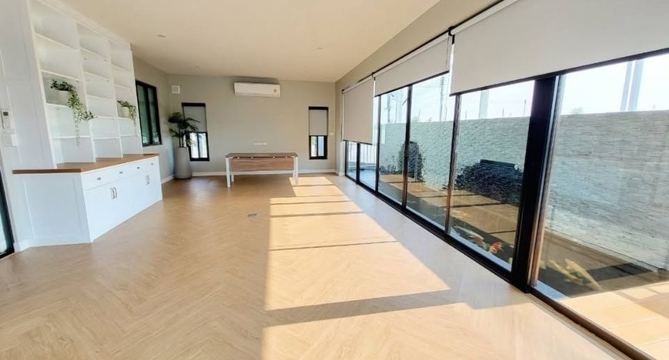 For rent and for sale 4 bedrooms house in San Pa Tong, Chiang Mai