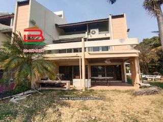 For sale 3 bed townhouse in Lam Luk Ka, Pathum Thani