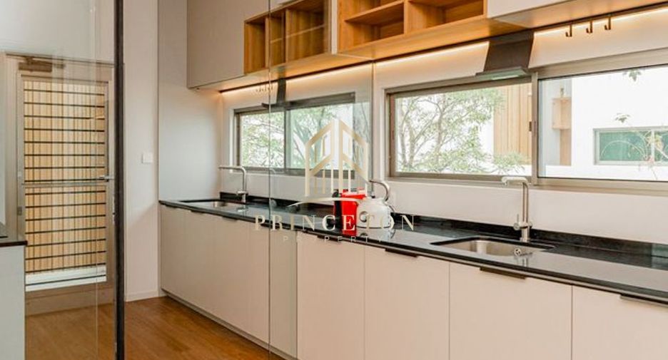 For rent 4 bedrooms house in Saphan Sung, Bangkok