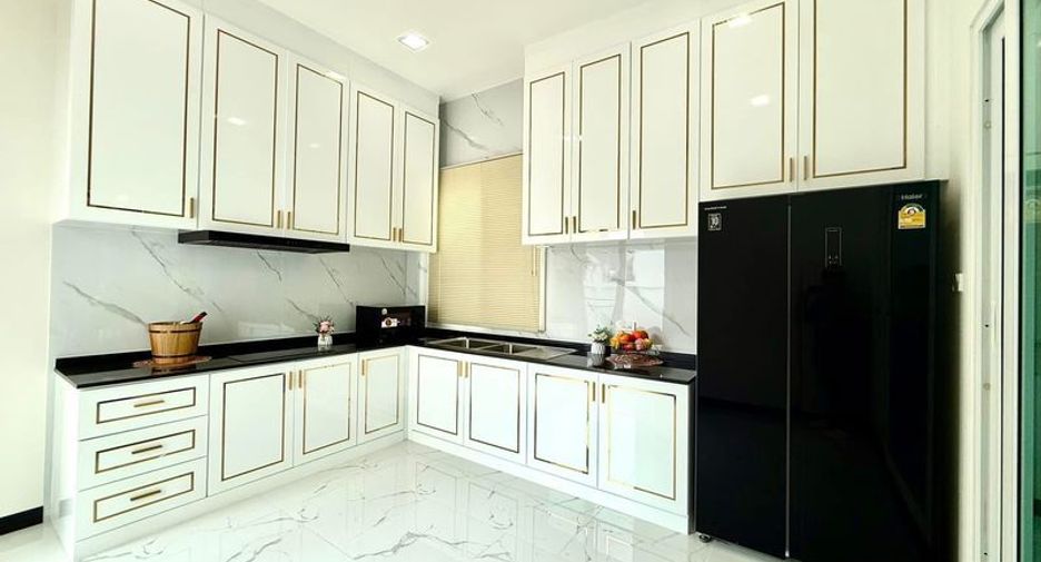 Casa en venta de 3 habitaciones en Bang Lamung, Chonburi