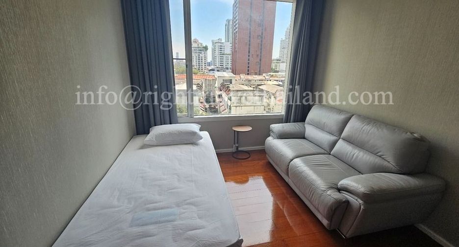 For rent 3 bed condo in Watthana, Bangkok