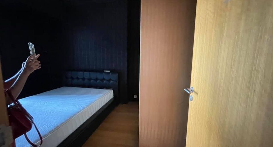 For rent 2 bedrooms condo in Sathon, Bangkok