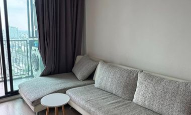 À louer 2 chambres condo à Huai Khwang, Bangkok