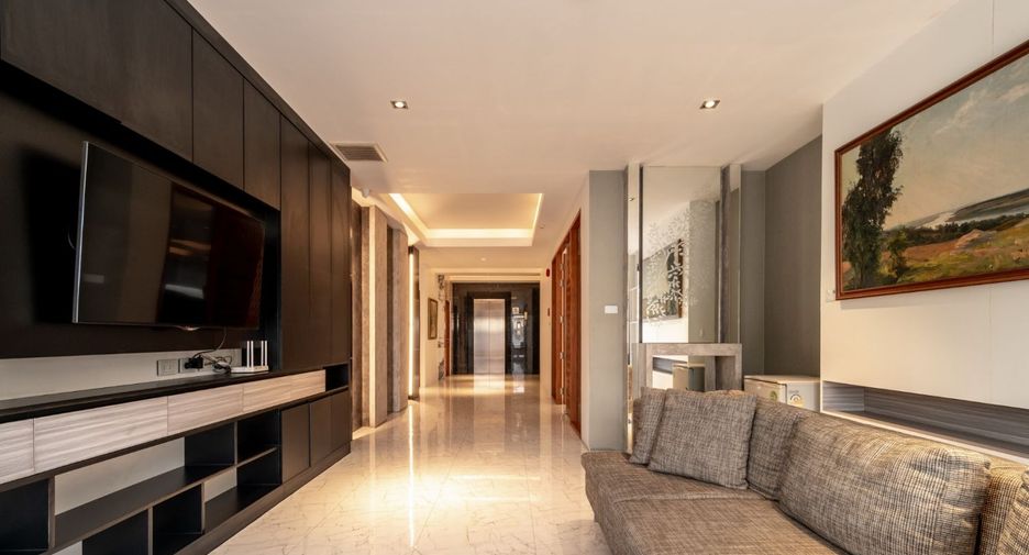 Haus zur Miete und zum Kauf mit 12 Zimmer in Saphan Sung, Bangkok