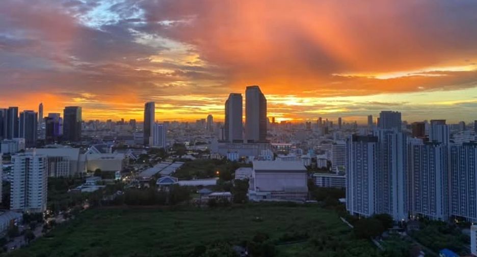 For rent and for sale 2 bedrooms condo in Huai Khwang, Bangkok